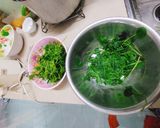 Hình bước làm 4 của món Mẹo xay rau má xanh rờn