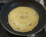 Foto del paso 4 de la receta: Tortillas de avena rellena de atún con tomate tipo Piadina en sartén