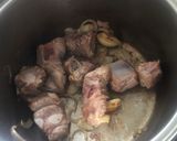 A picture of step 2 of Stew pork pineapple with skin tofu.