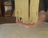 Foto del paso 7 de la receta: Tallarines al huevo, c/ salsa bolognesa, como hacia mi abuela..!!
