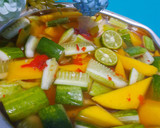 Foto langkah ke 3 dari resep Asinan Mangga Mentimun.