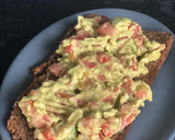 Foto del paso 2 de la receta: 🥑 Clásico de los clásicos: avocado toast 🥑