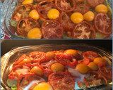 Foto del paso 3 de la receta: Patatas asadas con tomate y huevos al horno