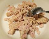 A picture of step 1 of Tomato and tuna starter.