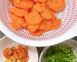 Hình bước làm 1 của món Nui tôm khô