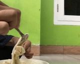 Foto langkah ke 3 dari resep Corndog Simpel (Roti sosis).