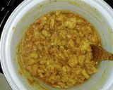 A picture of step 1 of LeViés Chicken Curry.