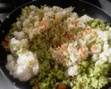 Foto del paso 4 de la receta: Falso Cuscús de coliflor y brócoli con pasas de uva y manzana...🤔🥦🍇🍏🍚🍚🥦🤨