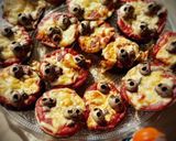 Foto del paso 3 de la receta: Mini pizzas fit terroríficas (con base berenjena)