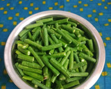 *க்ரீன் லாங் பீன்ஸ் மொழகு புரட்டி*(சுக்கா)(beans chukka recipe in tamil) ரெசிபி ஸ்டேப் 2 புகைப்படம்