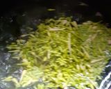 Foto langkah ke 2 dari resep Sayur Manado Daun Ubi dan Bunga Pepaya.