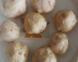 A picture of step 3 of Bread balls.