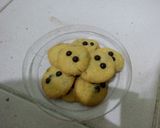 Foto langkah ke 5 dari resep Kue kering chocochip simpel.