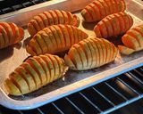 Gambar langkah 3 resipi Hasselback sweet potato.