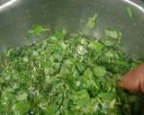 A picture of step 1 of Methi bhaji.