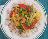 Foto del paso 4 de la receta: Camarones con pimiento y calabacita