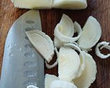 # 24 04 47 Bucatini tészta olajban eltett tonhalfilével, póréhagymával és sáfránnyal recept fázis 1 fotója