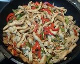 Foto del paso 4 de la receta Pollo marinado con soja y verduras 