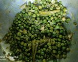 A picture of step 1 of Green peas Ghughani (UP style).