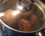 Foto langkah ke 1 dari resep Kentang Panggang Ceplok Telur.