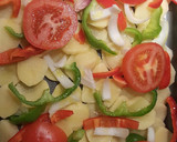 Foto del paso 1 de la receta: Merluza con limón en cama de verduras al horno