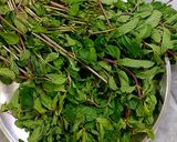 A picture of step 1 of Pudina Chutney.