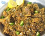A picture of step 5 of Shaljam Palak Gosht.