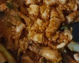 Foto langkah ke 2 dari resep Tumis cumi asin.