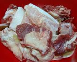 Hình bước làm 1 của món Bún sườn bò bò tái