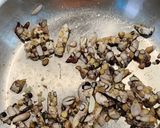 Hình bước làm 3 của món Cà tím xào tempeh (món chay)