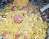 Foto del paso 2 de la receta: 😋DELI 😋 fideos con manteca huevo y panchos👌