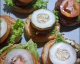 Foto langkah ke 3 dari resep Burger Mini.