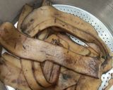 Foto langkah ke 2 dari resep Bomboloni Kulit Pisang.