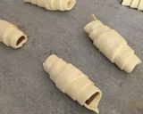 Kinder csokis mini croissant recept fázis 3 fotója
