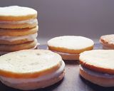 Foto del paso 15 de la receta: Riquísimas galletas dulces con harina de arroz y maicena rellenas con limón (SIN GLUTEN NI LACTOSA)