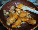 Foto langkah ke 5 dari resep Ayam Asam Manis (Sweet and Sour Chicken).
