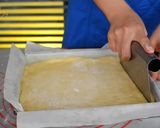 Foto langkah ke 4 dari resep Roti tikar sosis kekinian.