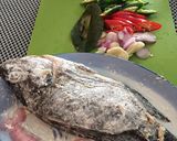 Foto langkah ke 1 dari resep Ikan nila bumbu kecap cabe.