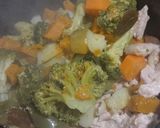 Foto del paso 8 de la receta: Crema de verduras y pollo