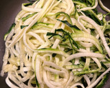 Foto del paso 3 de la receta: Nidos de calabacín 🥒 con huevo 🍳