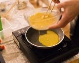 Foto del passaggio 2 della ricetta Dashimaki tamago