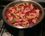 Foto del paso 1 de la receta: Relleno para fajitas de pollo, pimiento y cebolla