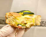 Foto del paso 13 de la receta: Pastel salado con yogur y calabacín