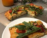 Foto del paso 6 de la receta: Focaccia de cebolla y tomates cherry con rúcula
