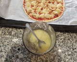 Foto del paso 6 de la receta: Pizza de Masa Quebrada con mermelada, pollo, piña y queso