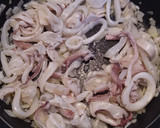 Foto del paso 1 de la receta: Calamares con patatas a la sidra