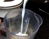 A picture of step 3 of Banana shake.