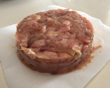 Foto del paso 7 de la receta: Hamburguesa de lomo con cebolla y queso de cabra