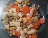 Foto del paso 1 de la receta: Salpicón de pollo a la oliva