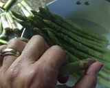 Foto del paso 1 de la receta: Espárragos envueltos